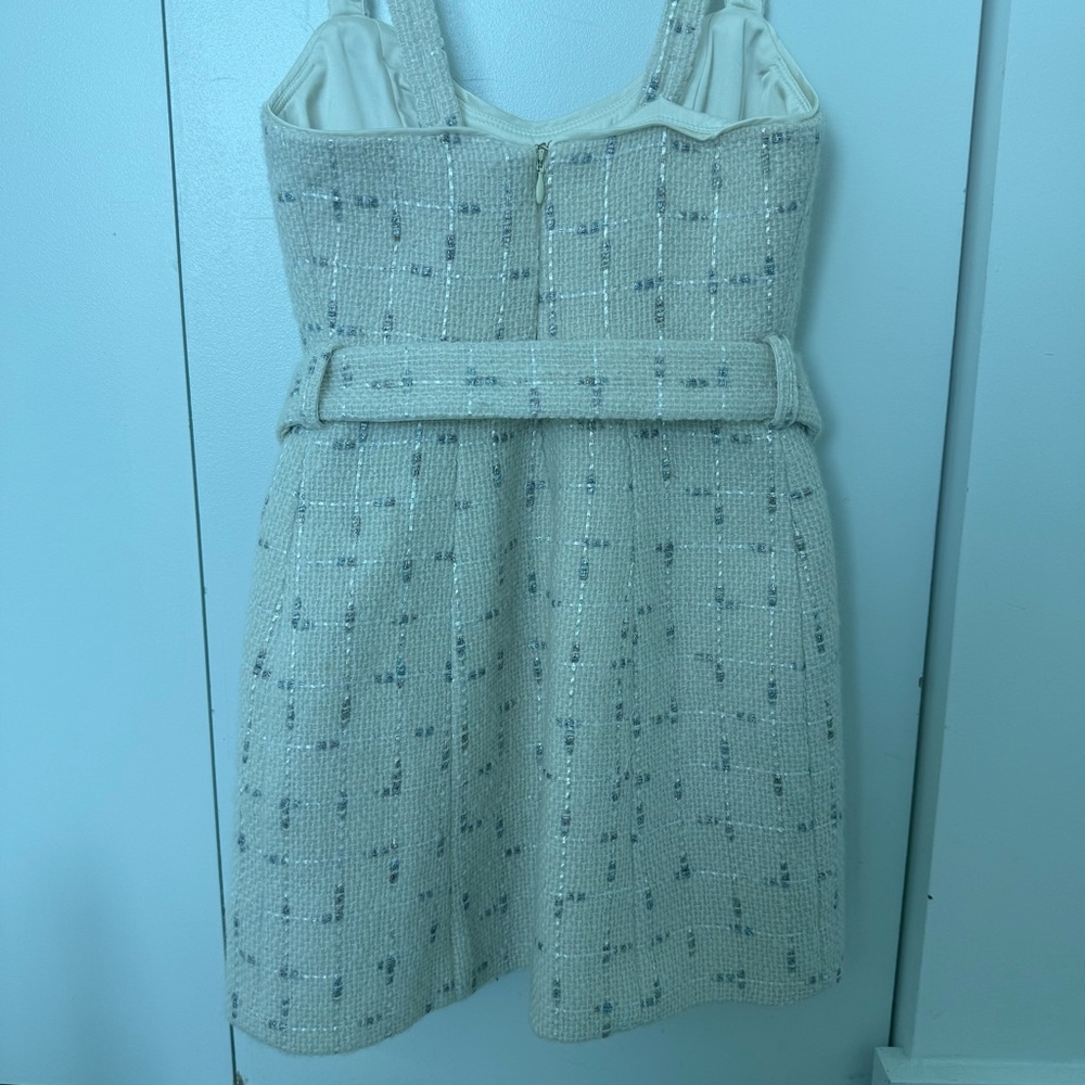 Chic White Mini Dress for Effortless Style - Picture 3 of 4